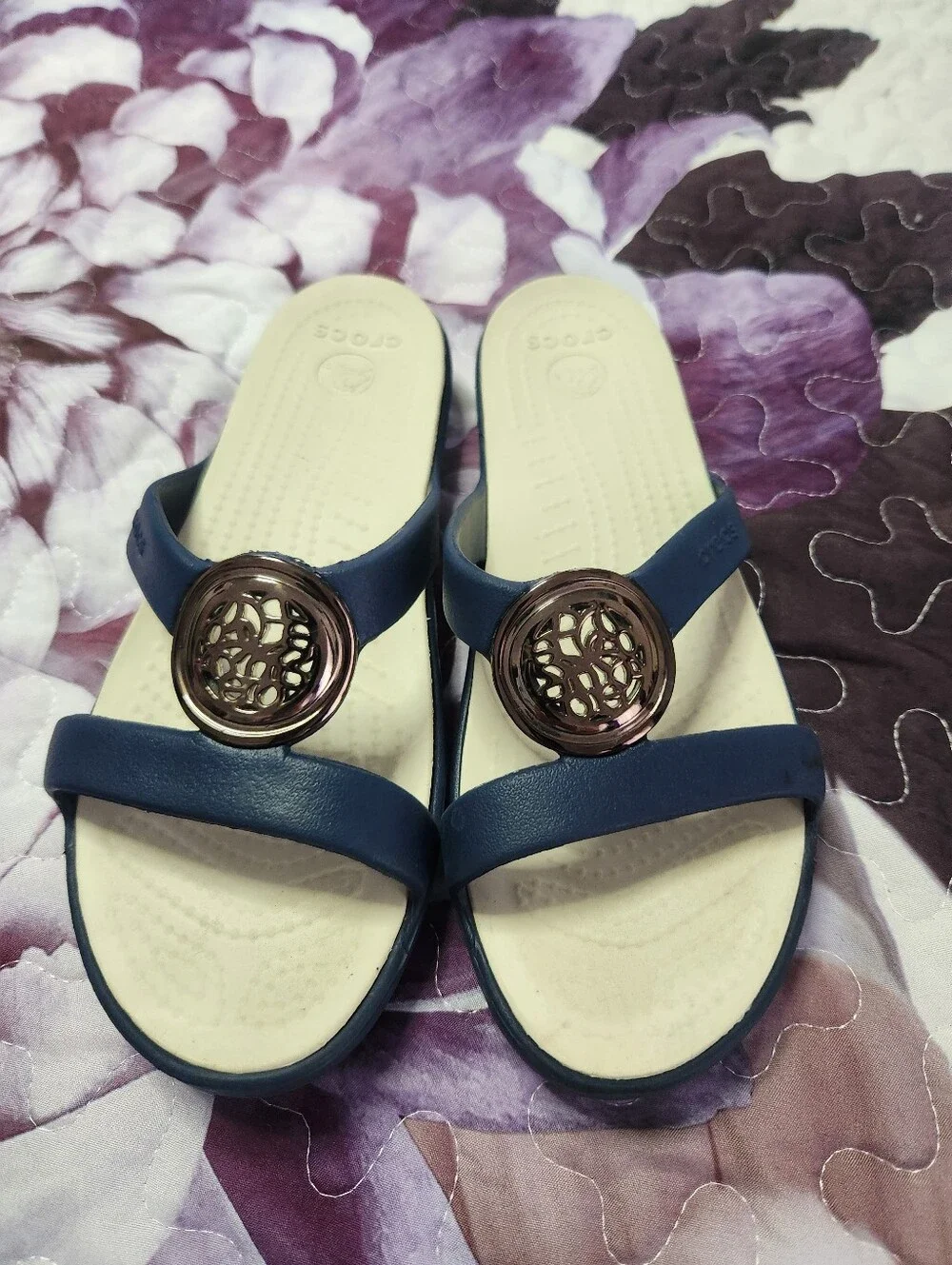 Crocs Sanrah Beveled Circle Wedge Sandals Size 7